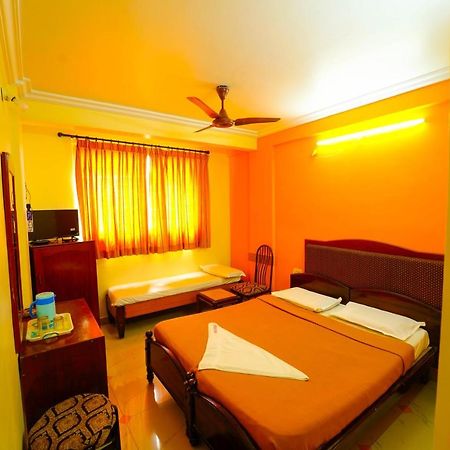 Amogha Residency Hotel Mysore Bagian luar foto