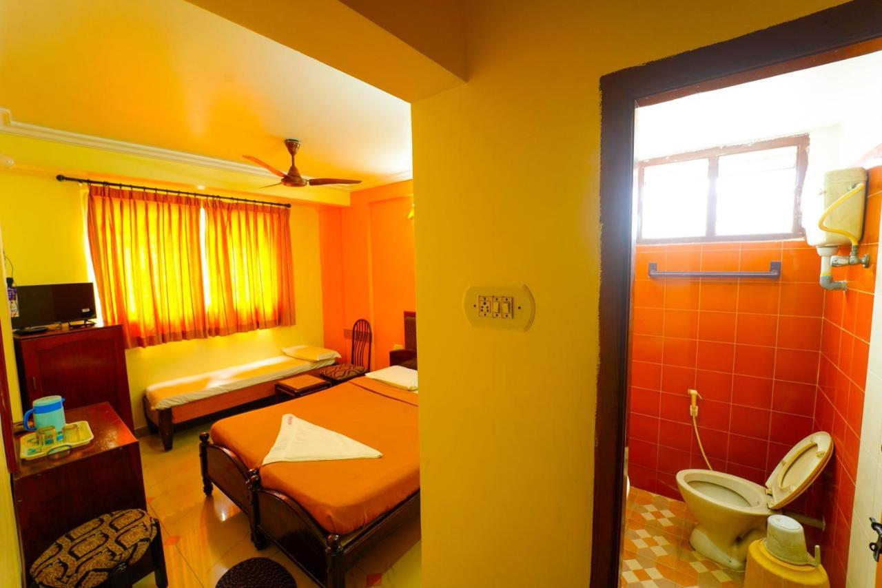 Amogha Residency Hotel Mysore Bagian luar foto