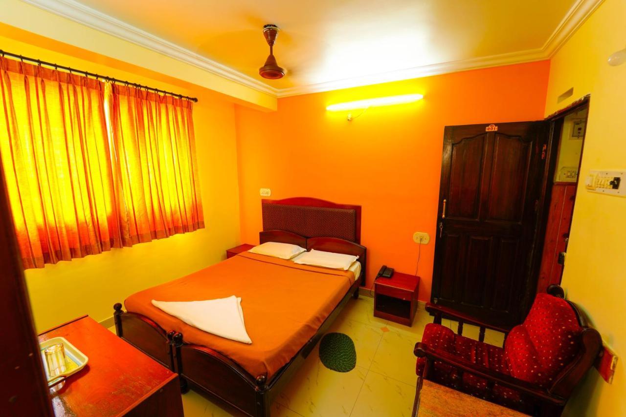 Amogha Residency Hotel Mysore Bagian luar foto