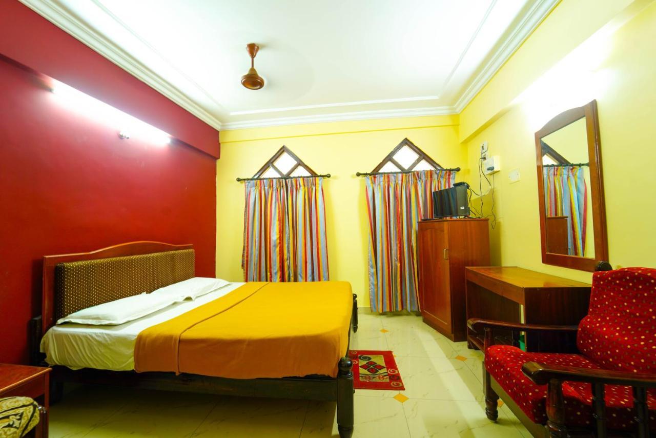 Amogha Residency Hotel Mysore Bagian luar foto