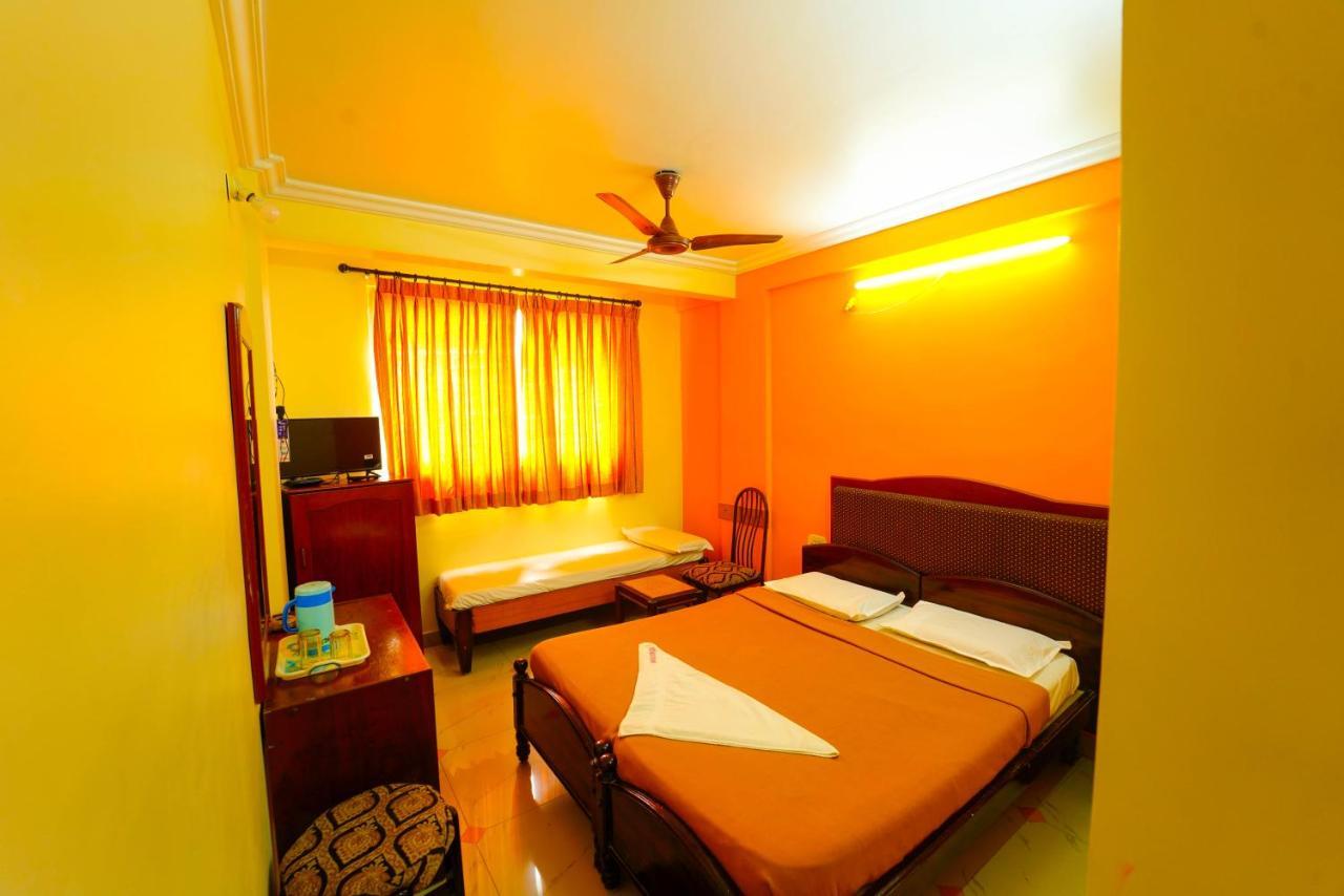 Amogha Residency Hotel Mysore Bagian luar foto