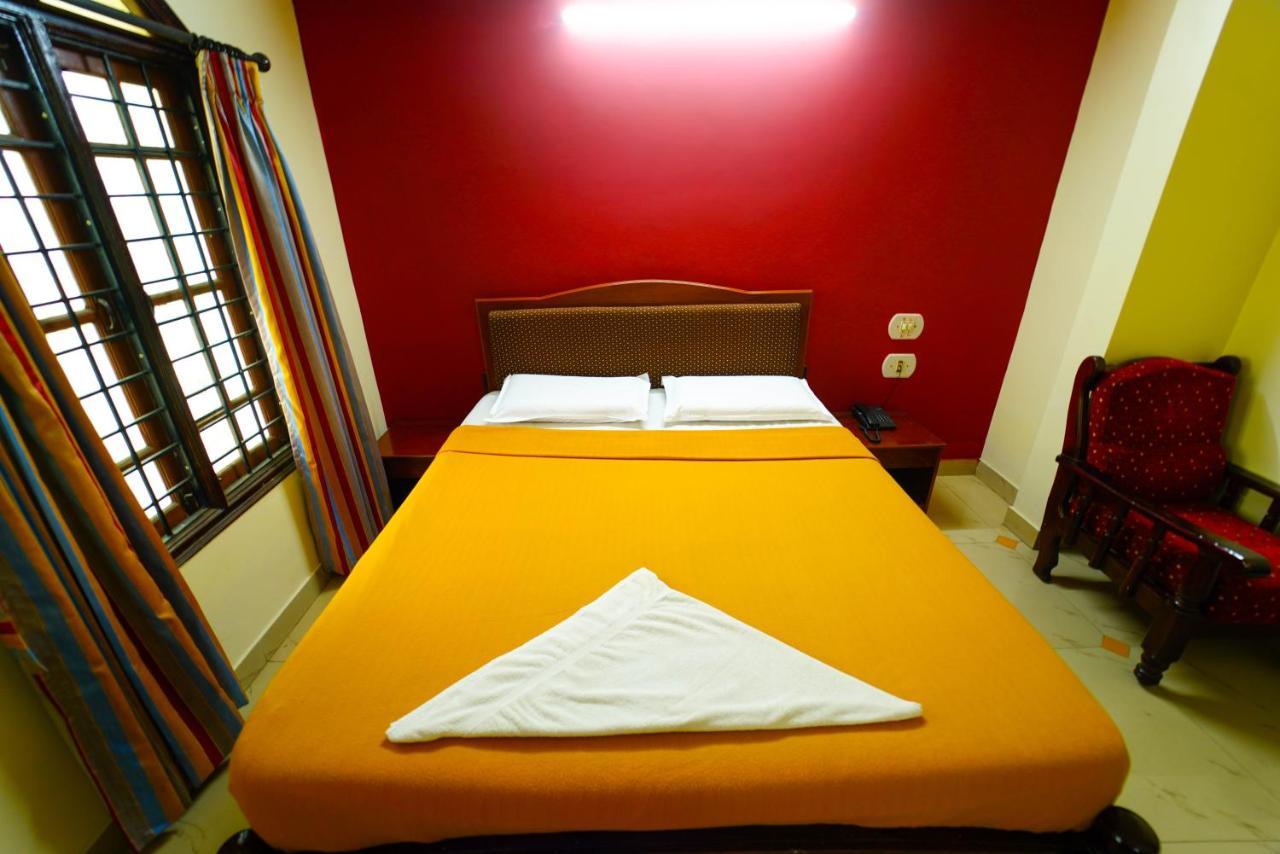 Amogha Residency Hotel Mysore Bagian luar foto