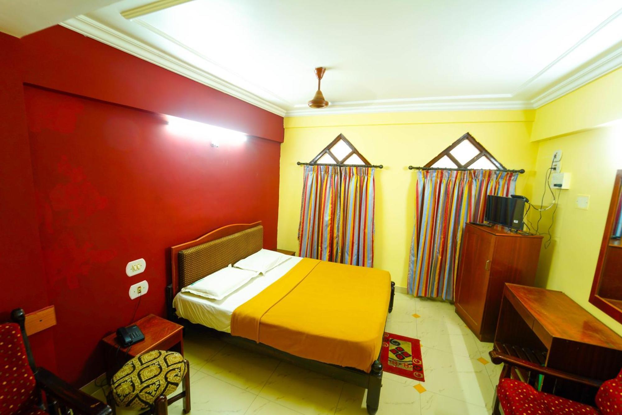 Amogha Residency Hotel Mysore Bagian luar foto